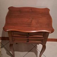 tavolino  in legno fatto a mano 