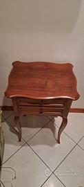tavolino  in legno fatto a mano 