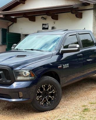 Dodge RAM SPORT 4x4 FULLOPT TETTO