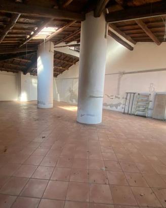 Immobile di 187 m² con 1 locale a Guidonia Montece