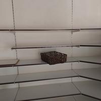 ARREDAMENTO PER NEGOZIO + BANCHI CON VETRINA