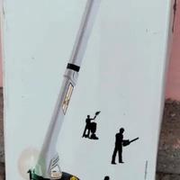 Tagliabordi decespugliatore elettrico leggero  