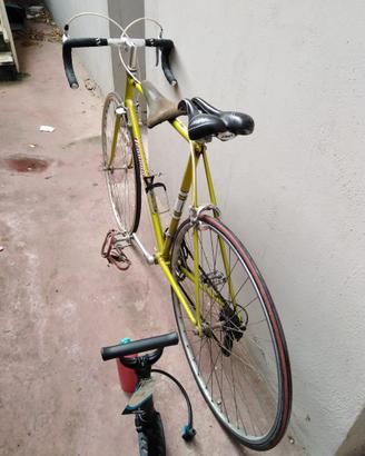 Modello Roma oro fine anni 70