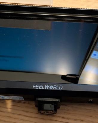 Feelworld FW568 monitor portatile 5,5" a batteria