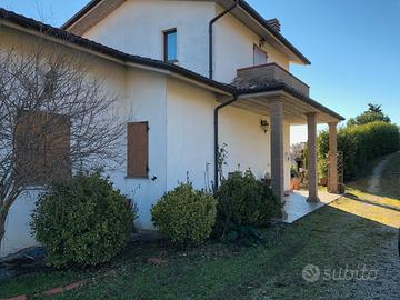Villa indipendente con giardino, garage e vista pa