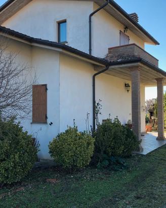 Villa indipendente con giardino, garage e vista pa
