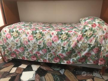 Due letti della cameretta a ponte