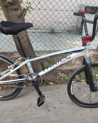 BMX Trill ultraleggera in alluminio. 