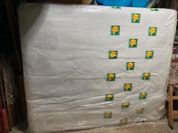 Materasso a molle matrimoniale comprensivo di rete