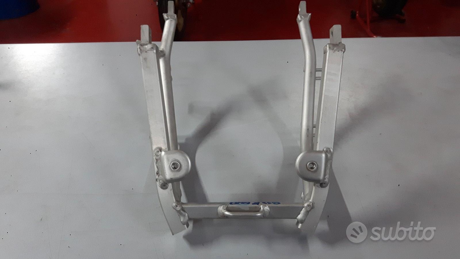 TELAIETTO ANTERIORE PER SUZUKI UH 200 BURGMAN DEL 2007 (e29668) EUR 54