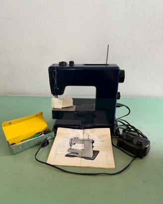 MACCHINA DA CUCIRE PORTATILE VINTAGE