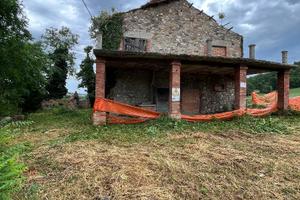 Casolare con terreno