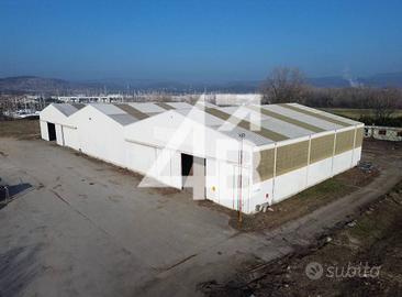CAPANNONE E AMPIO TERRENO - MONFALCONE / PORTO