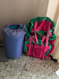 Sacco a pelo e zaino invicta per campeggio