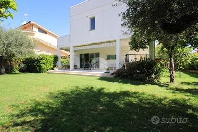 VILLA SINGOLA A PINETO