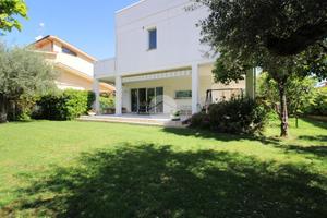 VILLA SINGOLA A PINETO
