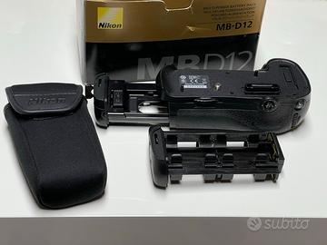 Nikon MB D12 battery grip