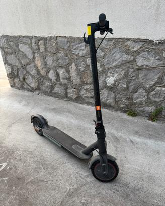 Monopattino Xiaomi Scooter Pro 2