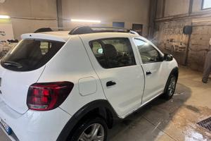 Dacia Stepway 900 Turbo GPL