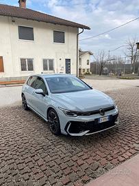 Volkswagen Golf 8.5 Line 2.0 TDI 150cv DSG