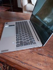 NUOVO Notebook Lenovo IPS5 14Q8X9 con AI