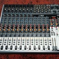 Mixer Behringer Xenyx X2222USB