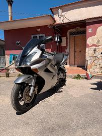 Honda vfr 800 v-tech