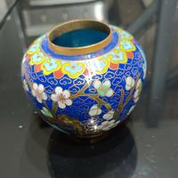 Piccolo vaso cinese antico in bronzo decorato