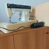 Macchina da cucire domestica