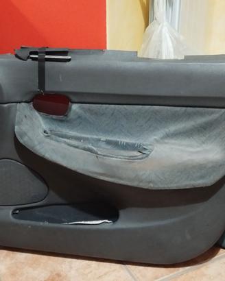 INTERESSATO a pezzo ricambio auto