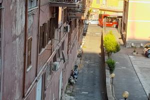 Box mq 22 più retro deposito comunicante mq 44