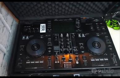 PIONEER XDJ RR + Flight case rigido