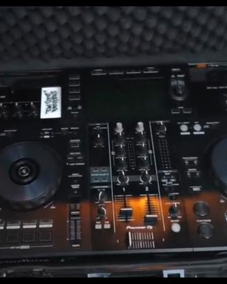 PIONEER XDJ RR + Flight case rigido