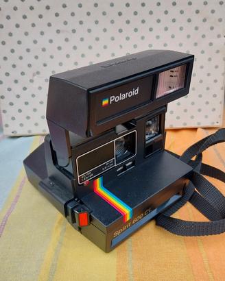 macchina fotografica polaroid 