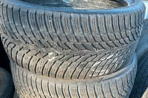 4 gomme nokian tires 235-35-19