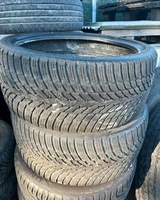 4 gomme nokian tires 235-35-19