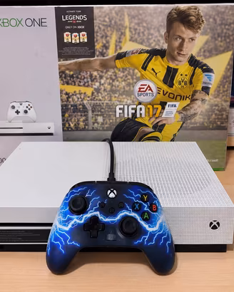 Xbox One S 500 GB + controller + 9 giochi