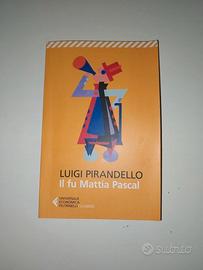 Libro  "Il Fu Mattia Pascal" di Pirandello