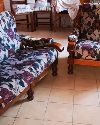 Divano e poltrona, telaio in legno massiccio
