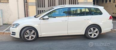 Volkswagen Golf Variant  Highl a Metano