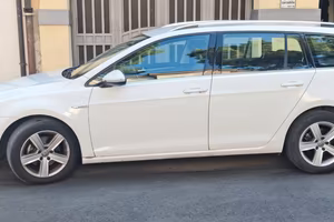 Volkswagen Golf Variant  Highl a Metano