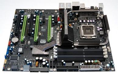 PC QuadCore intel Q6650 + 780 Ti Asus + 790i Ultra