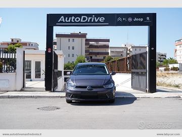 VOLKSWAGEN Polo 1.0 Young