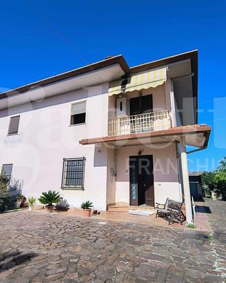 Villa bifamiliare Latina [Cod. rif 3326971VRG]