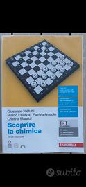 Libro scolastico: Scoprire la chimica