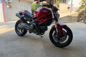 Ducati monster 696 plus