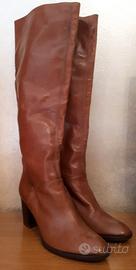 STIVALI IN PELLE N. 38