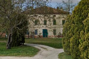 Casa indipendente di 600 m² con più di 5 locali a 