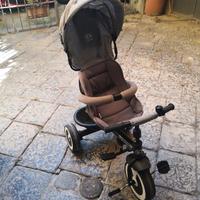 Triciclo per bambini dai due ai quattro anni