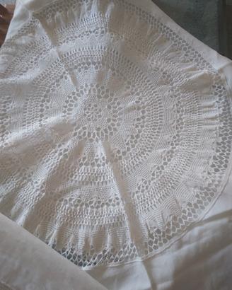 tovaglia lino con inserti uncinetto
